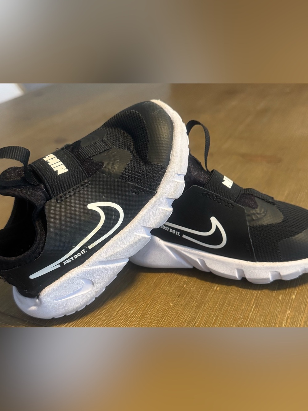 Nike Flex Runner 2 Toddler Size 7C and White Slip-On Athletic Shoes